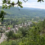 Les Lits De Nohaipre Bed & Breakfast 4*